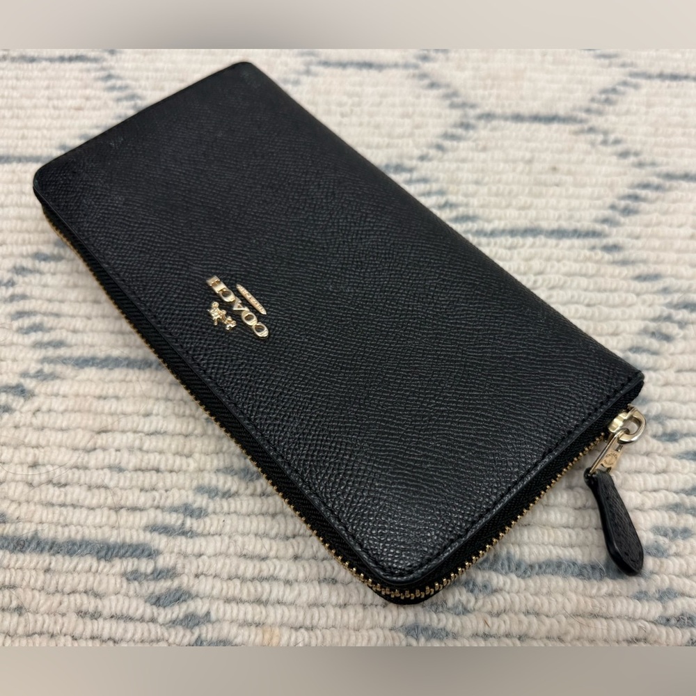 SOLD COACH Classic Everyday Accordion Long Zip Around Crossgrain Wallet - Picture 7 of 16